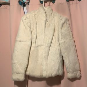 White 🐇 Fur Coat